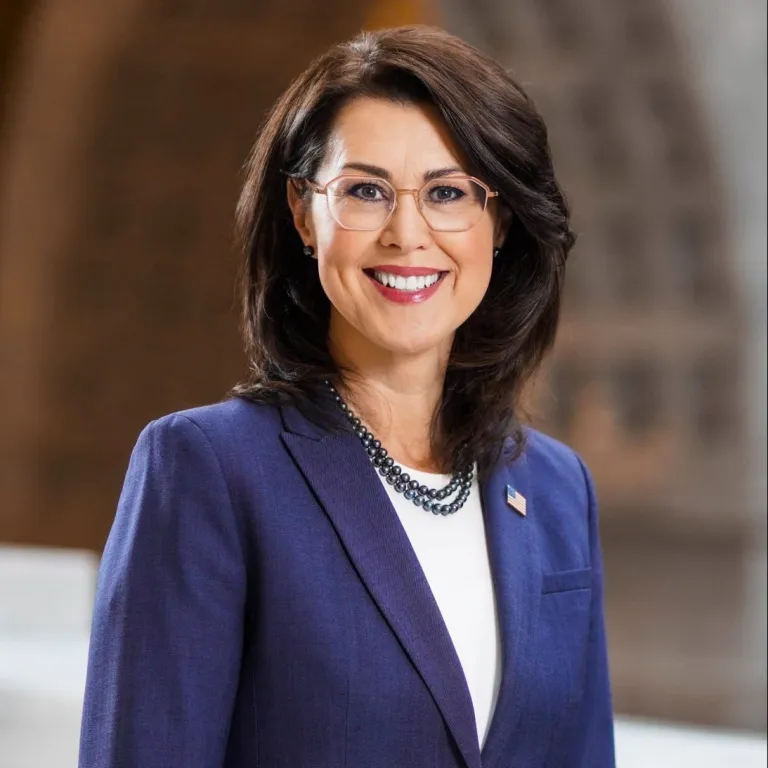 Photo of Deidre Henderson