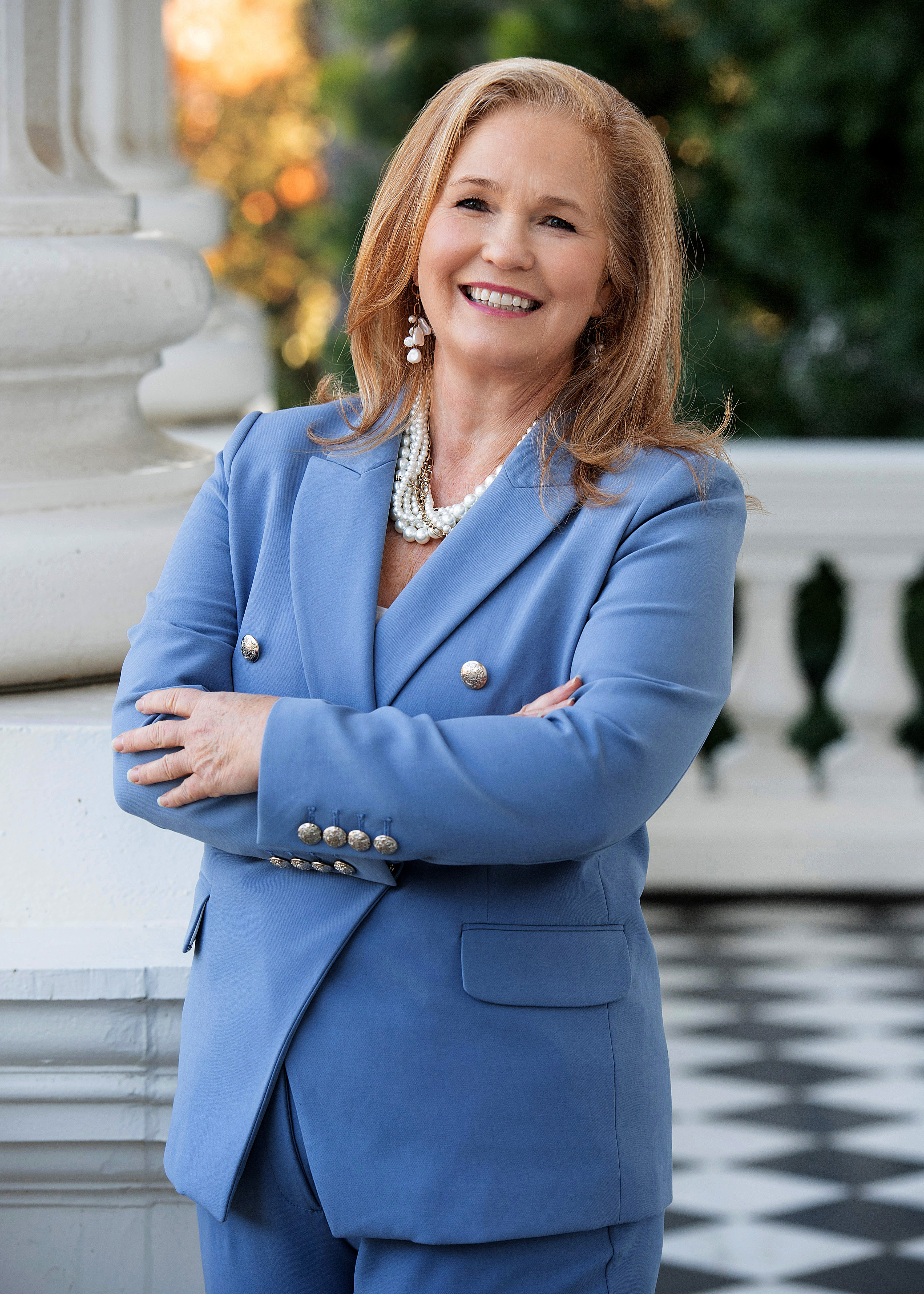 Photo of Gail Pellerin