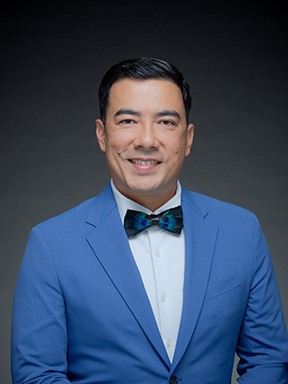 Photo of Daniel Holt