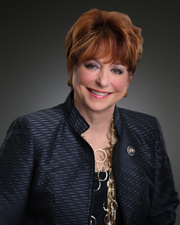 Photo of Polly Thomas