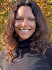 Photo of Leigh Davis