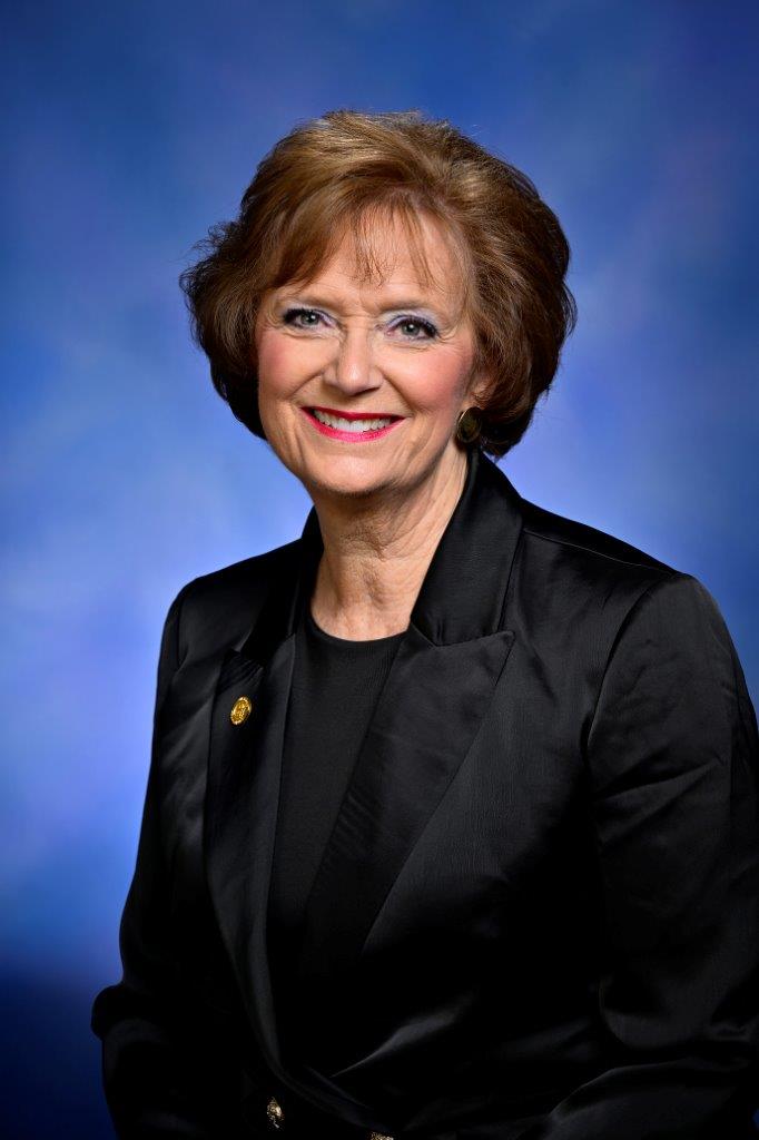 Photo of Nancy DeBoer