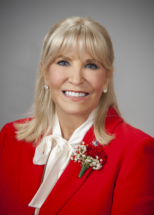 Photo of Sara Carruthers